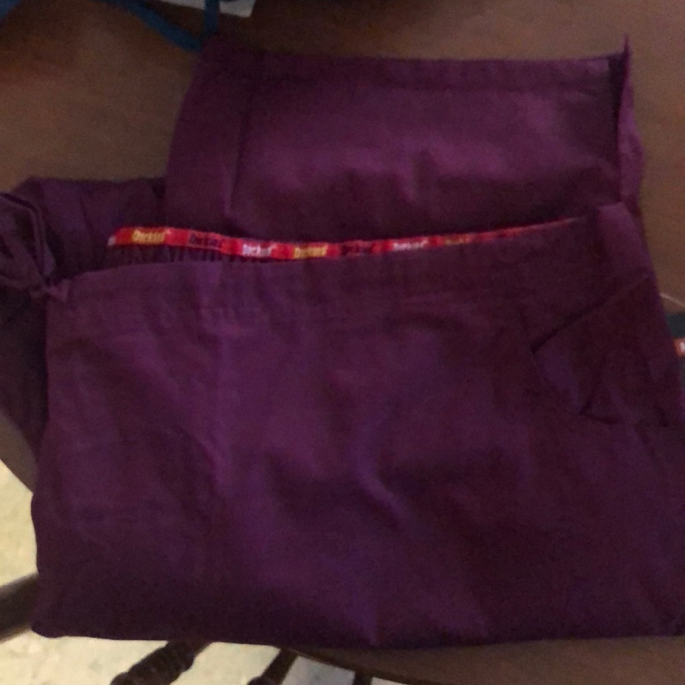 Dickies scrub pant.